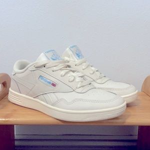 Vintage Rebook off white memory tech